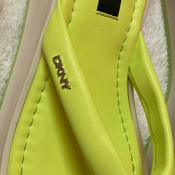 sandals - Picture 5 of 9